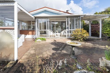 Photo of property in 32 Pegler Drive, Howick, Auckland, 2014