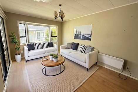 Photo of property in 6 Banyan Drive, Totara Heights, Auckland, 2105