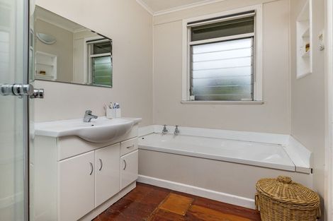 Photo of property in 2/16 View Road, Papakura, 2110
