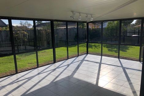 Photo of property in 57 Frank Nobilo Drive, Golflands, Auckland, 2013