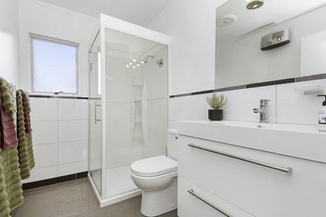 Photo of property in 2/9 Tawa Street, Tawa, Wellington, 5028