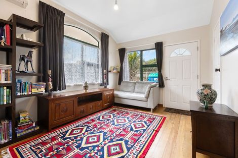 Photo of property in 68 Whiteley Street, Moturoa, New Plymouth, 4310