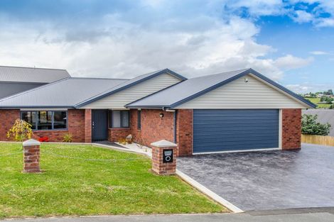 Photo of property in 1 Holyport Close, Fairfield, Dunedin, 9018