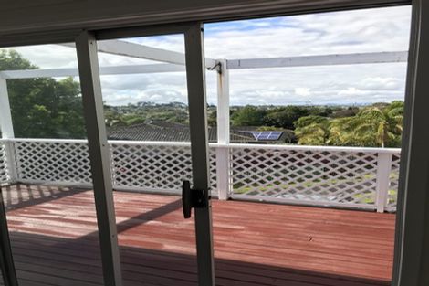 Photo of property in 37 Sequoia Place, Sunnynook, Auckland, 0620