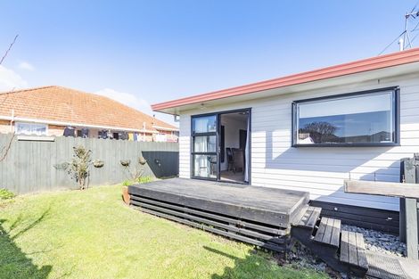 Photo of property in 13a Youngs Road, Papakura, 2110