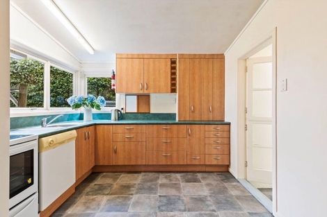 Photo of property in 128 Archibald Road, Kelston, Auckland, 0602