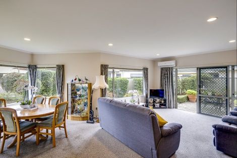 Photo of property in 14 Claridge Place, Taradale, Napier, 4112