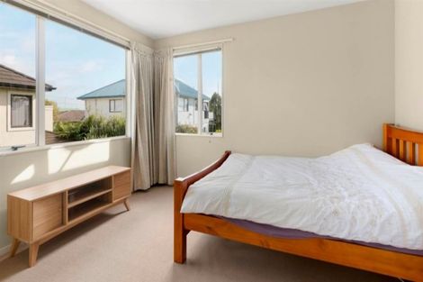 Photo of property in 25a Bluefin Way, West Harbour, Auckland, 0618