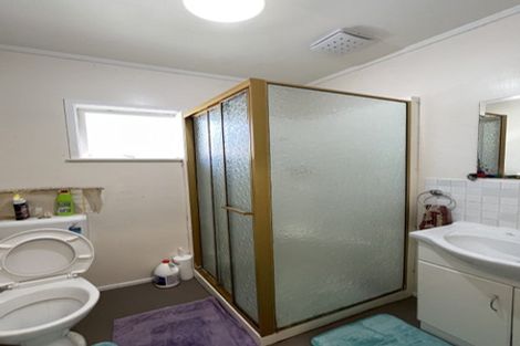 Photo of property in 1/53 Ayton Drive, Totara Vale, Auckland, 0629