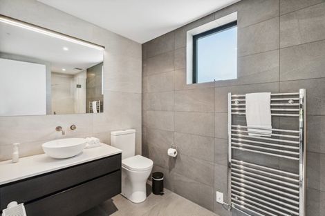 Photo of property in 28 Stackbrae Avenue, Wanaka, 9305