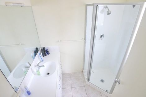 Photo of property in 2/12 Bowater Place, Manurewa, Auckland, 2102