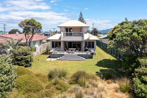 Photo of property in 67 Karewa Parade, Papamoa Beach, Papamoa, 3118