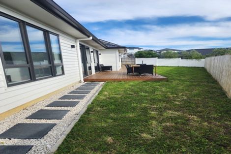 Photo of property in 7 Tautoru Avenue, Orewa, 0931