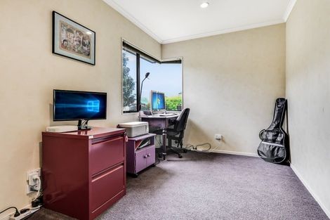 Photo of property in 13 Cranbrook Place, Rototuna North, Hamilton, 3210