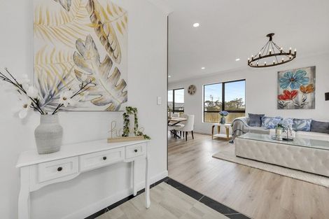 Photo of property in 2a Ballyalton Crescent, Flat Bush, Auckland, 2019