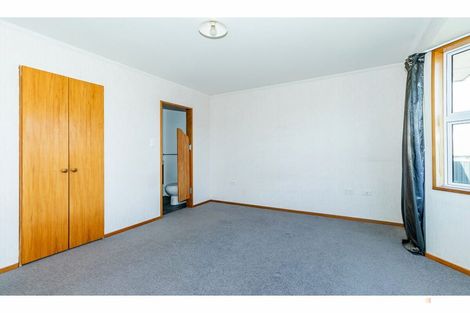 Photo of property in 19 Timaru Road, Waimate, 7924