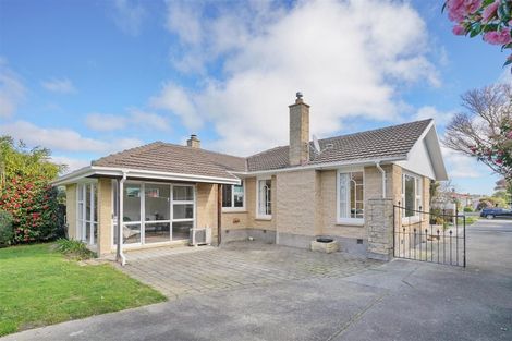 Photo of property in 18 Longmuir Street, Ilam, Christchurch, 8041