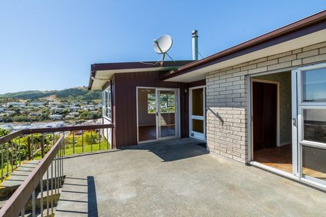 Photo of property in 13 Rembrandt Avenue, Tawa, Wellington, 5028