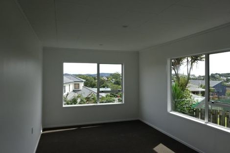 Photo of property in 21a Halldene Terrace, Red Beach, 0932