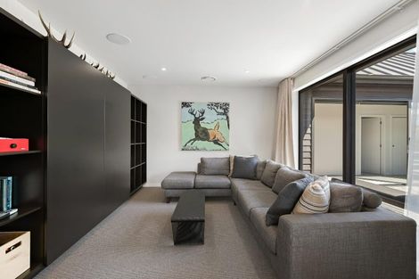 Photo of property in 2 Avalanche Place, Wanaka, 9305