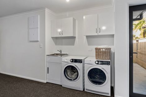 Photo of property in 5 Mackillop Way, Brooklands, New Plymouth, 4310