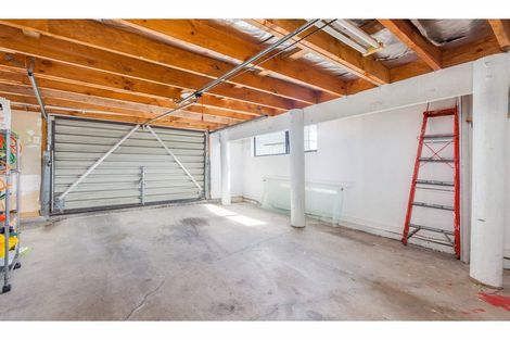 Photo of property in 2/24 Sunnyside Road, Sunnyvale, Auckland, 0612