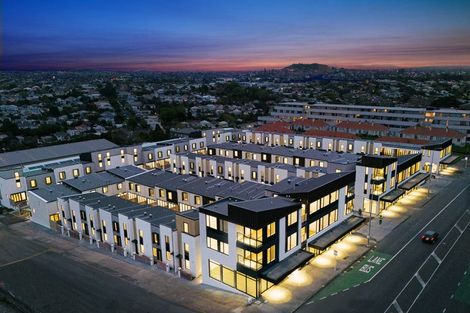 Photo of property in 15 Hadlow Terrace, Grey Lynn, Auckland, 1021