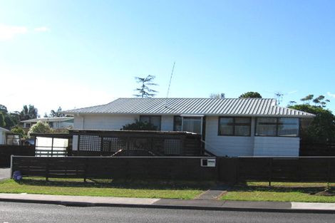 Photo of property in 132 Moire Road, West Harbour, Auckland, 0618