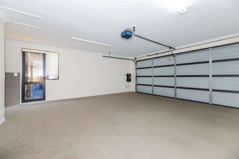 Photo of property in 23 Midhurst Avenue, Henderson, Auckland, 0612