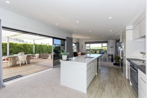 Photo of property in 18 Wentworth Lane, Waiwhakaiho, New Plymouth, 4312