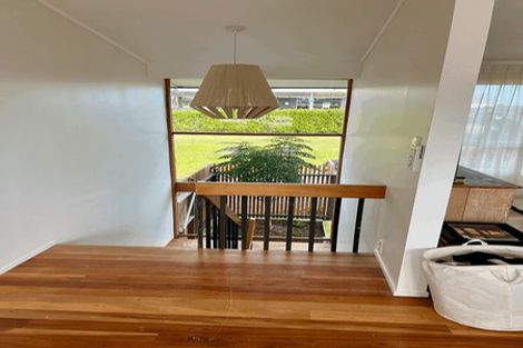 Photo of property in 1/51 East Coast Road, Milford, Auckland, 0620
