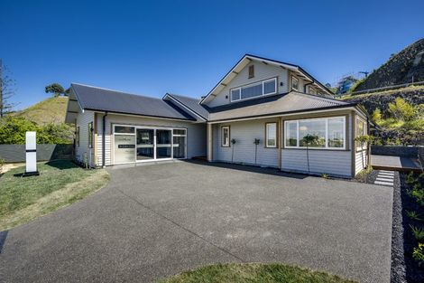 Photo of property in 71 Oak Road, Poraiti, Napier, 4112