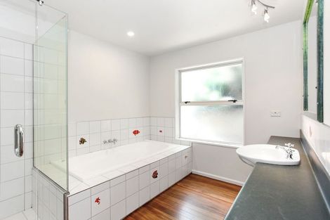 Photo of property in 204 Avonhead Road, Avonhead, Christchurch, 8042