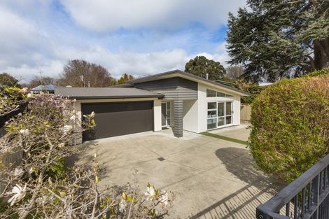 Photo of property in 16 Hardie Street, Hokowhitu, Palmerston North, 4410