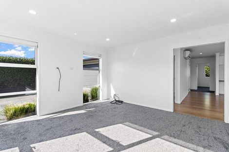 Photo of property in 10 Wentworth Lane, Waiwhakaiho, New Plymouth, 4312
