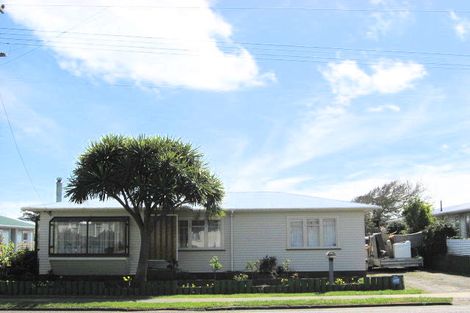 Photo of property in 70 Puriri Street, Gonville, Whanganui, 4501