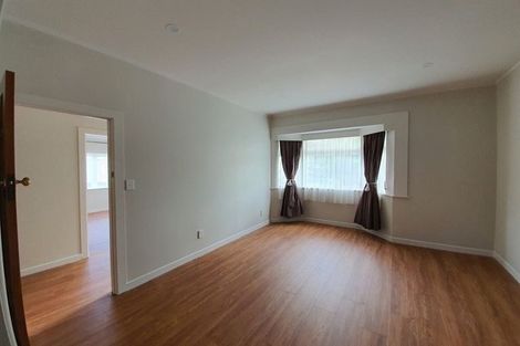 Photo of property in 29 Lincoln Road, Henderson, Auckland, 0610