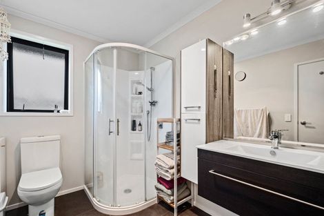 Photo of property in 4 Atutahi Street, Hurdon, New Plymouth, 4310