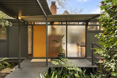 Photo of property in 52 Queenstown Road, Onehunga, Auckland, 1061