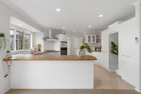 Photo of property in 3 Bronte Place, Somerville, Auckland, 2014