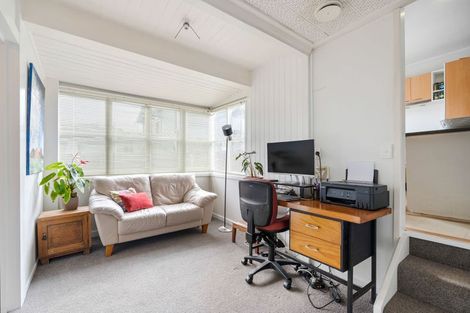 Photo of property in 2 Kent Road, Regent, Whangarei, 0112