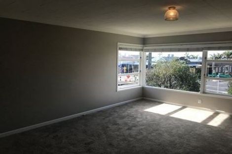 Photo of property in 1/148 Queen Street, Northcote Point, Auckland, 0627
