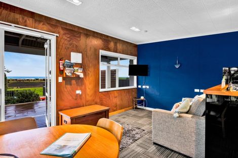 Photo of property in 16 Hector Place, Opunake, 4616