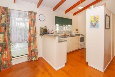 Photo of property in 14 Falls View Road, Haruru, 0204