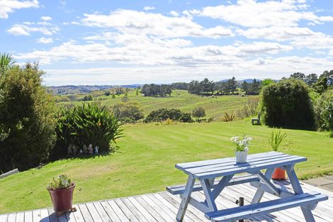 Photo of property in 10 Rangiora Road, Kaiwaka, 0573