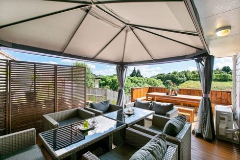 Photo of property in 121 Keri Vista Rise, Papakura, 2110