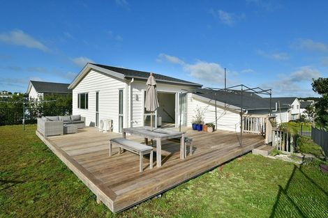 Photo of property in 33 Kaipuke Crescent, Gulf Harbour, Whangaparaoa, 0930