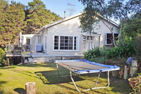 Photo of property in 36 Schoolhouse Bay Road, Kawau Island, 0920