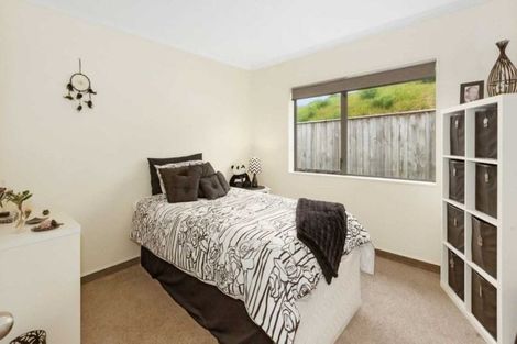 Photo of property in 17 Sams Way, Raumati South, Paraparaumu, 5032