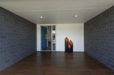 Photo of property in 16 Magnetic Place, Cromwell, 9310